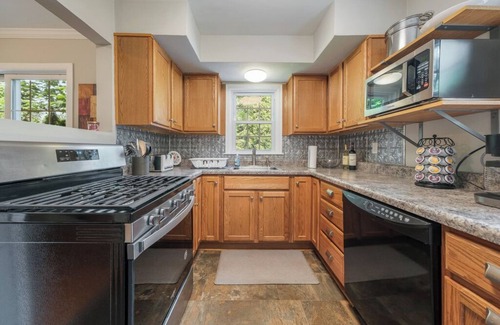 Champaign Casa | Charming House in Central Champaign Near Local Bakery