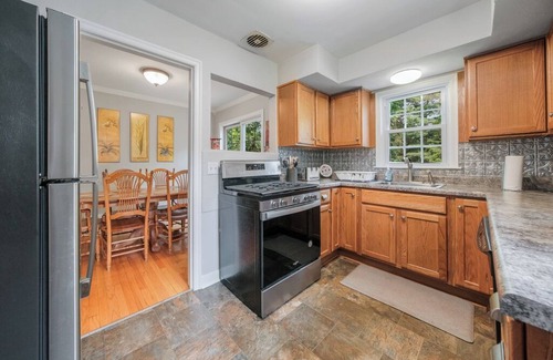 Champaign Casa | Charming House in Central Champaign Near Local Bakery