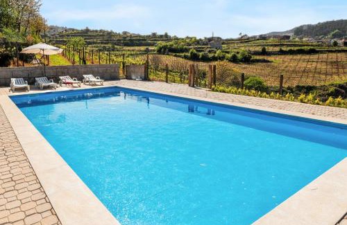 Castelo de Paiva Casa | Charming House in Fornos with shared pool