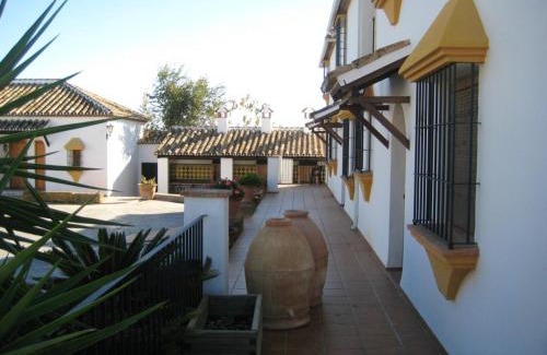 Hornachuelos Casa | Charming House in Hornachuelos with Shared Pool
