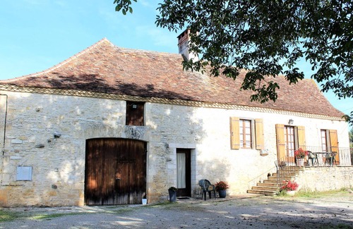 Coulaures Cabaña | Casa Rural con Jardín Privado en el Corazón de Périgord, Ideal para Familias y Mascotas