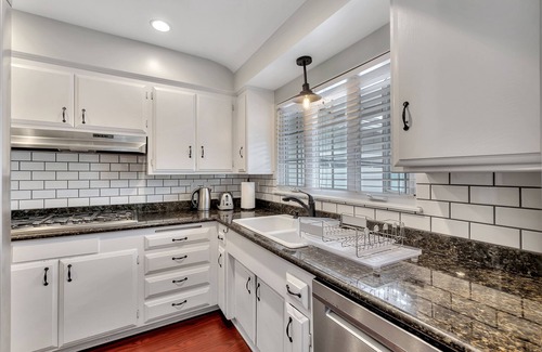 Westside Costa Mesa Casa | casa con encanto en el jardín cerca de la playa
