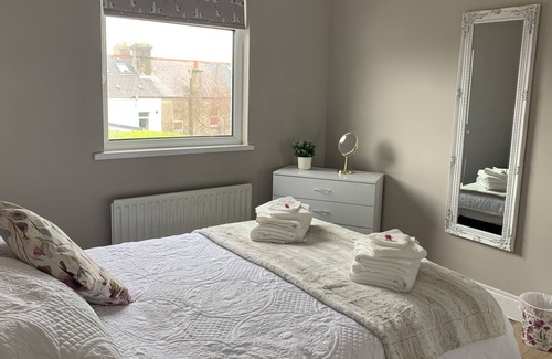 Bangor Casa | Charming House, Newly Refurbished and Just 5 Mins Walk to the Marina