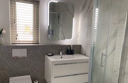 Bangor Casa | Charming House, Newly Refurbished and Just 5 Mins Walk to the Marina