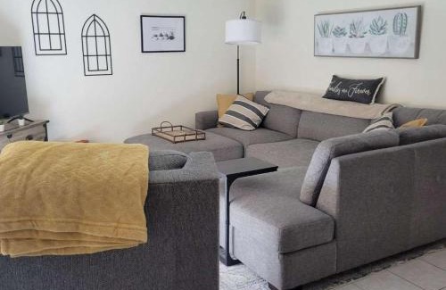 Tempe Casa | Charming House Pool Near Kiwanis Park Freeways