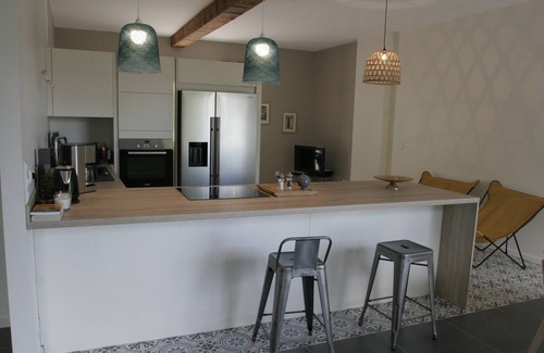 Luc-en-Diois Casa | Encantadora casa de pueblo recientemente renovada con 4 dormitorios y un hermoso jardín.