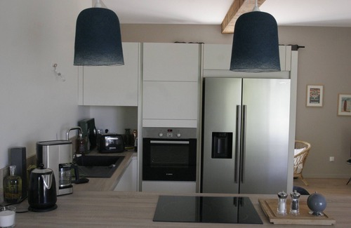 Luc-en-Diois Casa | Encantadora casa de pueblo recientemente renovada con 4 dormitorios y un hermoso jardín.