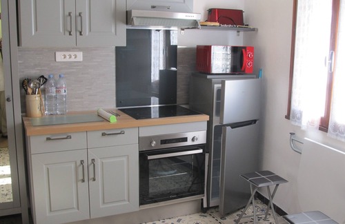 Sablet Casa | Charming house, village center overlooking the garden