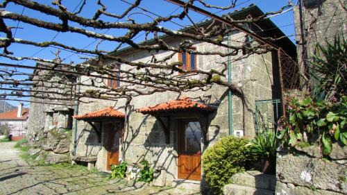 Lindoso Casa | Charming house with fireplace, mountain view, Ponte da Barca