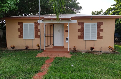 Homestead Casa | Charming house with AC in fabulous Homestead