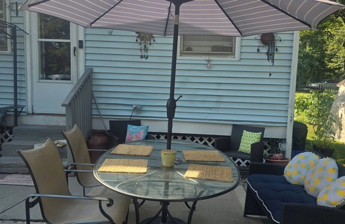 Wurtsboro Casa | Charming house with brook in the picturesque Village of Wurtsboro min from shops