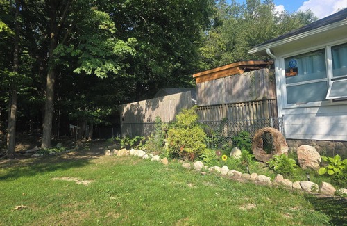Wurtsboro Casa | Charming house with brook in the picturesque Village of Wurtsboro min from shops