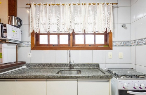 Barra Velha Apartamento | Charming House With BBQ by the sea Mon0099