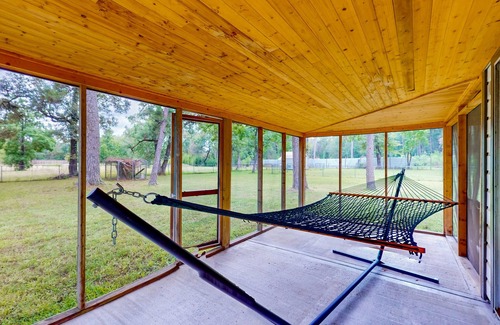 Porter Casa | Charming house with enclosed backyard, Hammock and W/D
