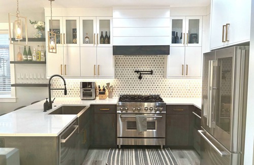 Dallas Casa | Charming house with Hot Tub and Steamer Shower in delightful Dallas