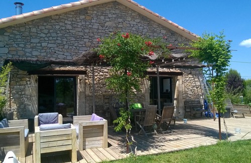Popian Casa | Nuevo! Antigua casa de piedra con piscina infinita.