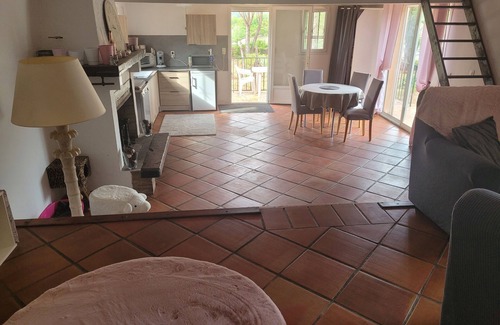 Bedarieux Otro | Charming house with swimmingpool and large private garden.