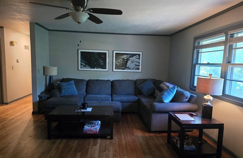Lea Manor Casa | Charming house with easy access to the highway and shopping. Quiet neighborhood