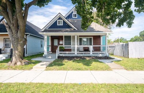 Indianapolis Casa | Charming Indianapolis Home~5 Min to Lucas Oil