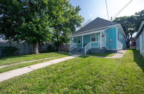 Indianapolis Casa | Charming Indianapolis Home~5 Min to Lucas Oil