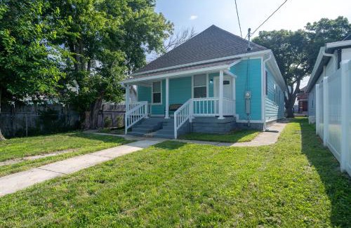 Indianapolis Casa | Charming Indianapolis Home~5 Min to Lucas Oil