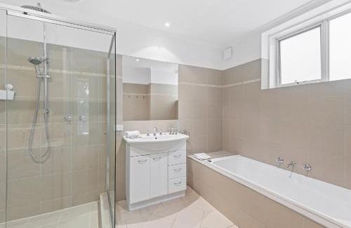 Toorak Apartamento | Charming Inner-City Stay- Space, Style & Location
