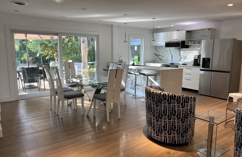 Sanibel Casa | Acogedora casa de campo 2 BR / 1 BA a pocos pasos de la playa (para 4)
