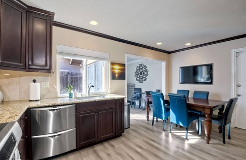 San Diego Villa | Charming La Jolla Area, 4bd/2bth w/ Putting Green and NEW Ping Pong Table!