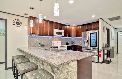 Lake Worth Casa | Charming Lake Worth Fun House with heated pool, game room, mini golf, WiFi!