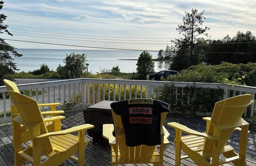 Saugeen Shores Cabaña | Charming lakefront cottage steps away from a sandy beach in Port Elgin!
