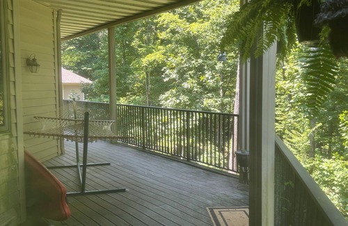 Tellico Village Apartamento | Charming Lakeside 2-bedroom suite with WiFi, AC in welcoming Tellico Village
