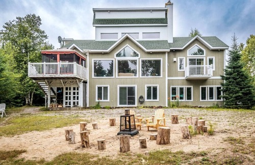 Nominingue Cabaña | Cozy Lakeside Cottage | Lac Blanc, Nominingue - Family Escape in the Laurentians