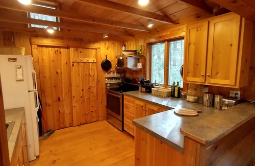 Center Harbor Cabaña | Charming Lakeside Cottage