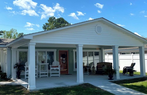White Lake Cabaña | Charming Lakeside 3-bedroom cottage in awesome White Lake with AC, WiFi