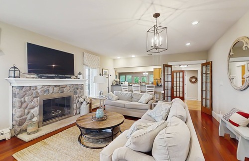 Beulah Casa | Charming Lakeview home w/heated pool, seasonal hot tub, & great location!