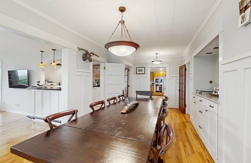 Beulah Casa | Charming Lakeview home w/heated pool, seasonal hot tub, & great location!
