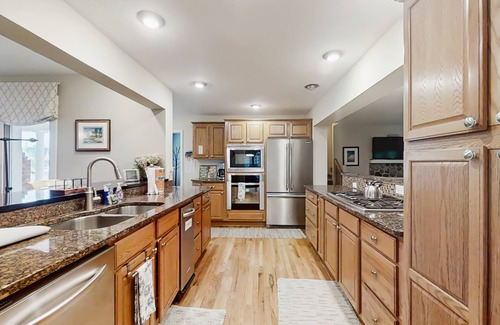 Beulah Casa | Charming Lakeview home w/heated pool, seasonal hot tub, & great location!