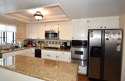South Redondo Condominio | Charming large 3-bedroom condo in lovely Redondo Beach