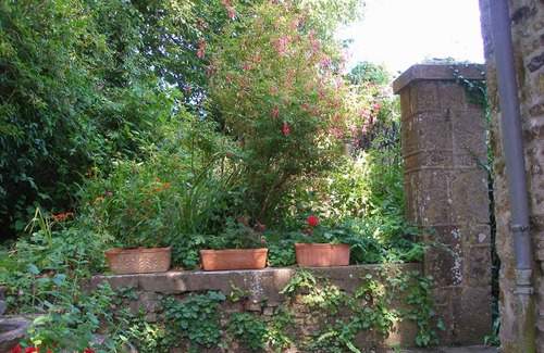Vindefontaine Casa | Charming large house in a rural village with mature enclosed gardens