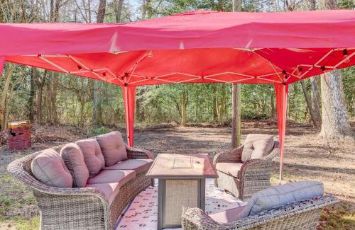 Laurel Casa | Charming Laurel Home with Gazebo and Fireplace!
