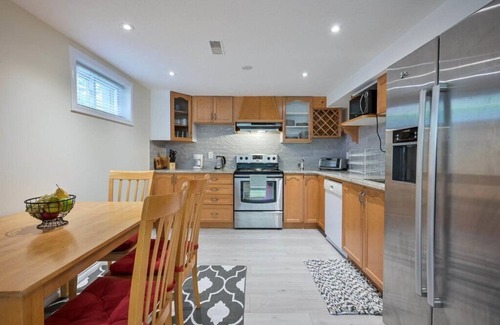 Guelph Casa | Charming legal one bedroom unit on a quiet street