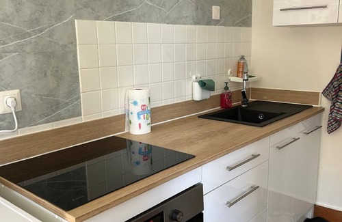 Le Bourg-Saint-Leonard Casa | Charming little Norman house.
