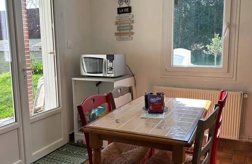 Le Bourg-Saint-Leonard Casa | Charming little Norman house.