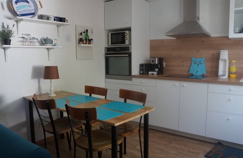 Linxe Casa | Encantadora casita azul en el corazón de los páramos cerca del océano y el lago de León