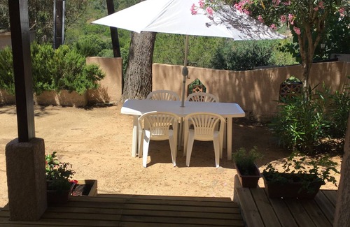 Belvedere-Campomoro Apartamento | Encantadora villa en planta baja con zona ajardinada