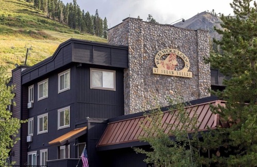 Olympic Valley Cabina | Charming lodge in the middle of amazing Olympic Valley with AC/Heating, WiFi