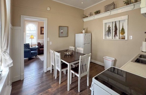 Nauvoo Apartamento | Charming Loft with Art Gallery, Steps from Temple