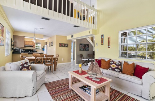 Longbeach Village Casa | Charming Longboat Village Hideaway–2BR in a Quiet Coastal Neighborhood by RVA