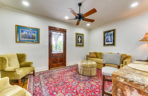 New Roads Apartamento | Charming Louisiana Getaway with Furnished Balcony!