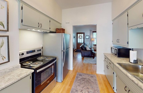 Green Bay Casa | Charming Lower Near Hospitals/Green Bay/Astor